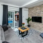 Villa Family House Moja Jube