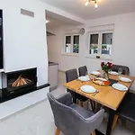 Family House Moja Jube Villa *