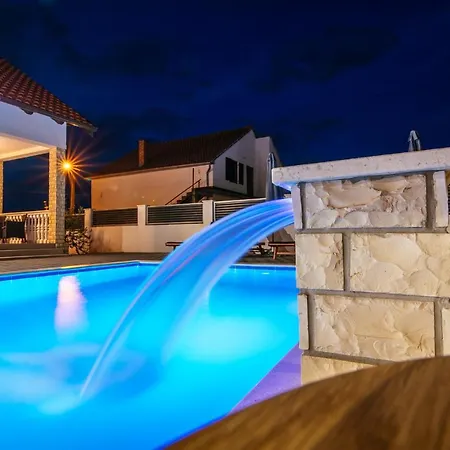 Family House Moja Jube Villa Oklaj
