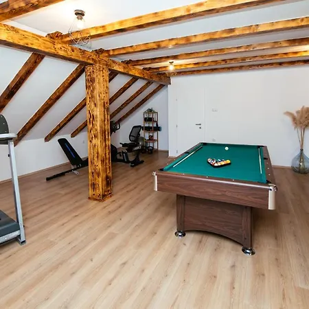 Family House Moja Jube וילה