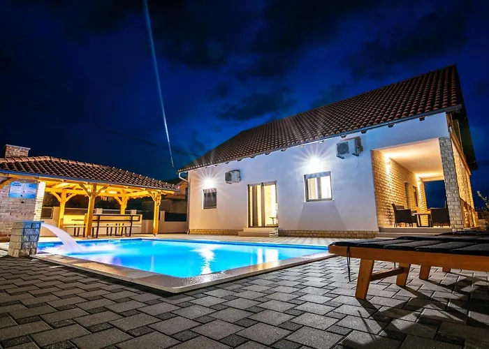 Villa Family House Moja Jube *