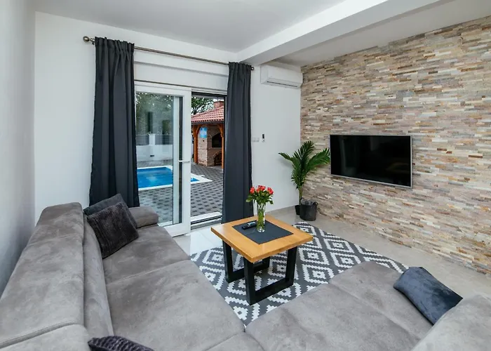 Villa Family House Moja Jube