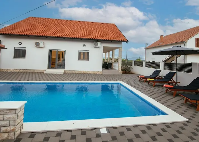 Villa Family House Moja Jube *