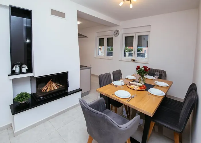 Family House Moja Jube Villa *