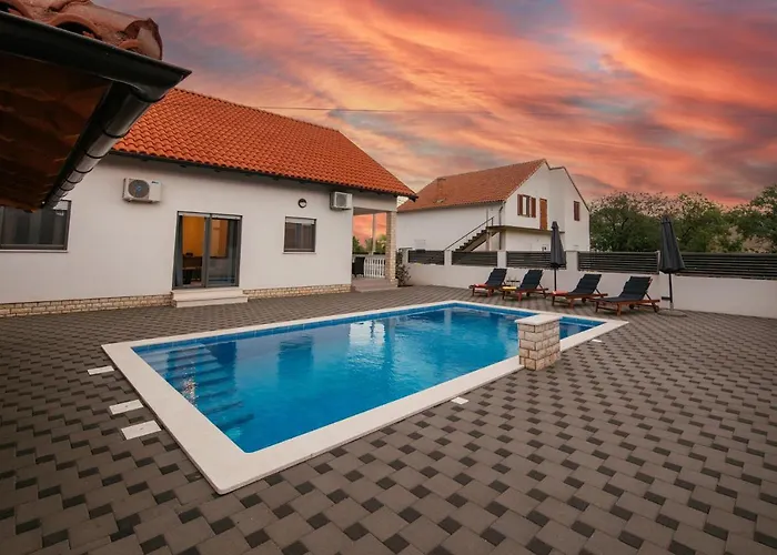 Villa Family House Moja Jube Oklaj